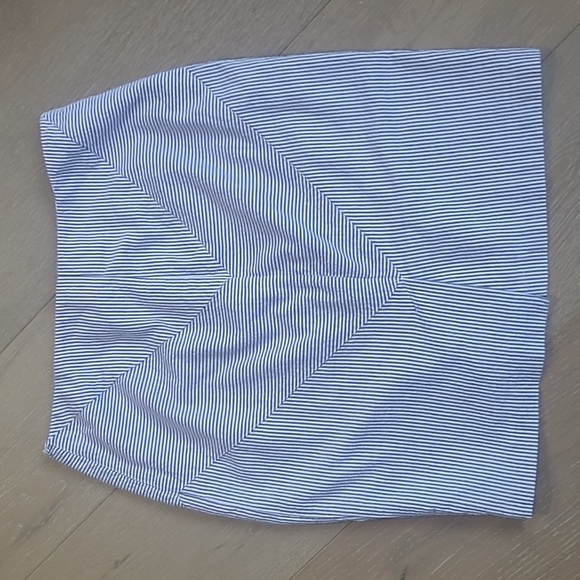 J. McLaughlin SeerSucker Mini Skirt Women's sz 8 100% Cotton Blue/White Stripe - Picture 2 of 9